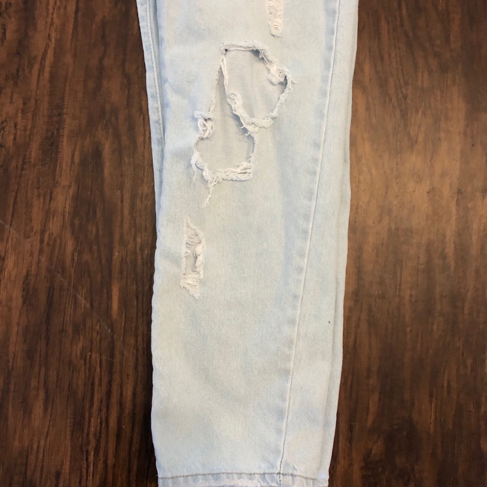 Forever 21 Size 25 Destroyed Mom/Boyfriend Jeans - Picture 4 of 5
